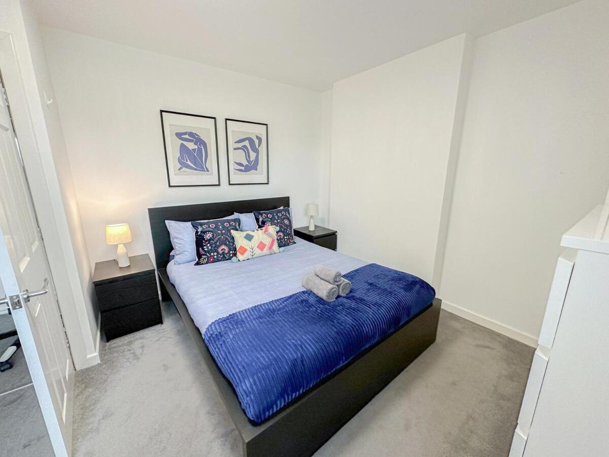 Cozy 2-bedroom Flat With Private Balcony Near Islington Station, Canonbury * Londres