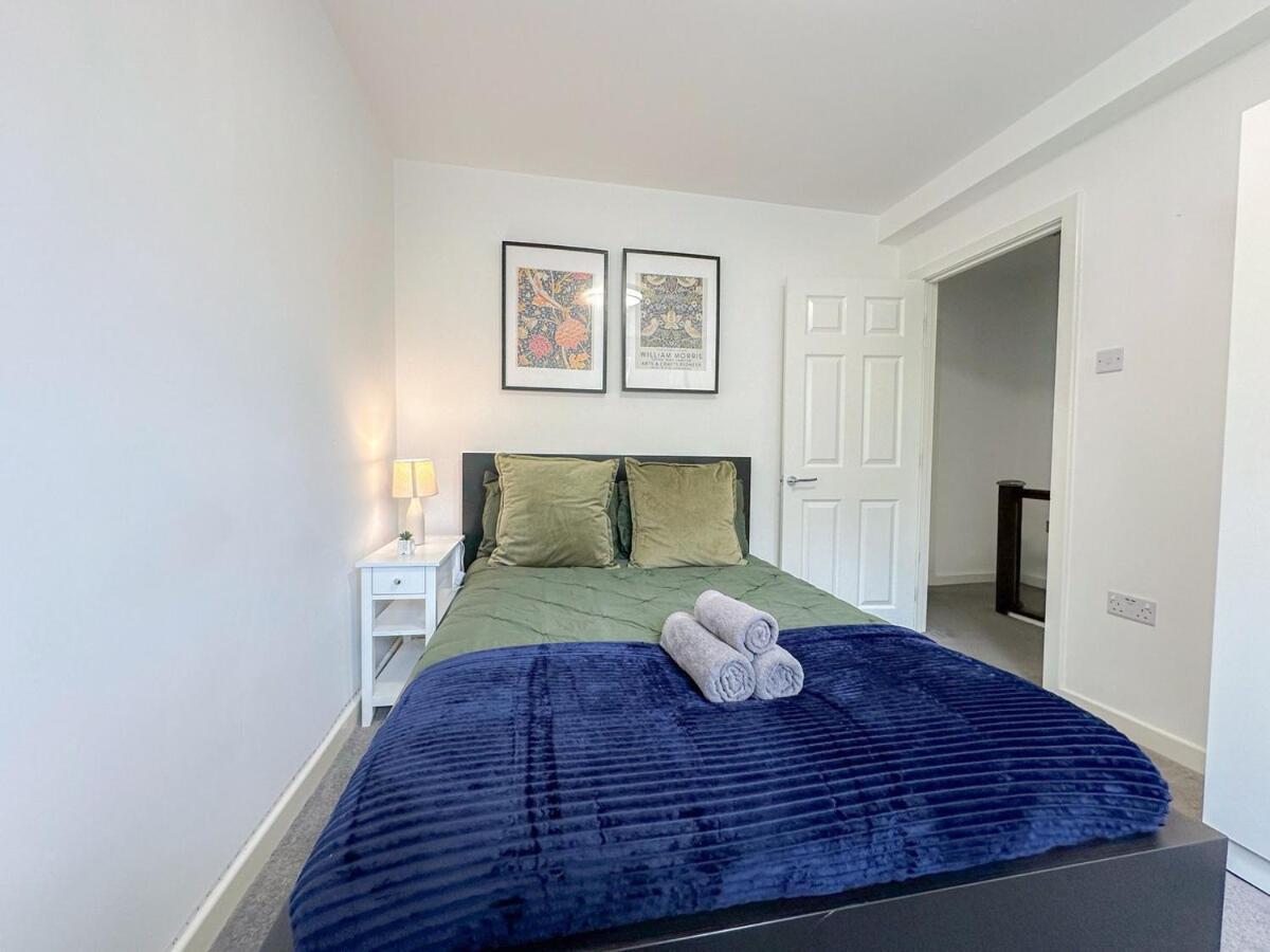 Cozy 2-bedroom Flat With Private Balcony Near Islington Station, Canonbury Appartement
