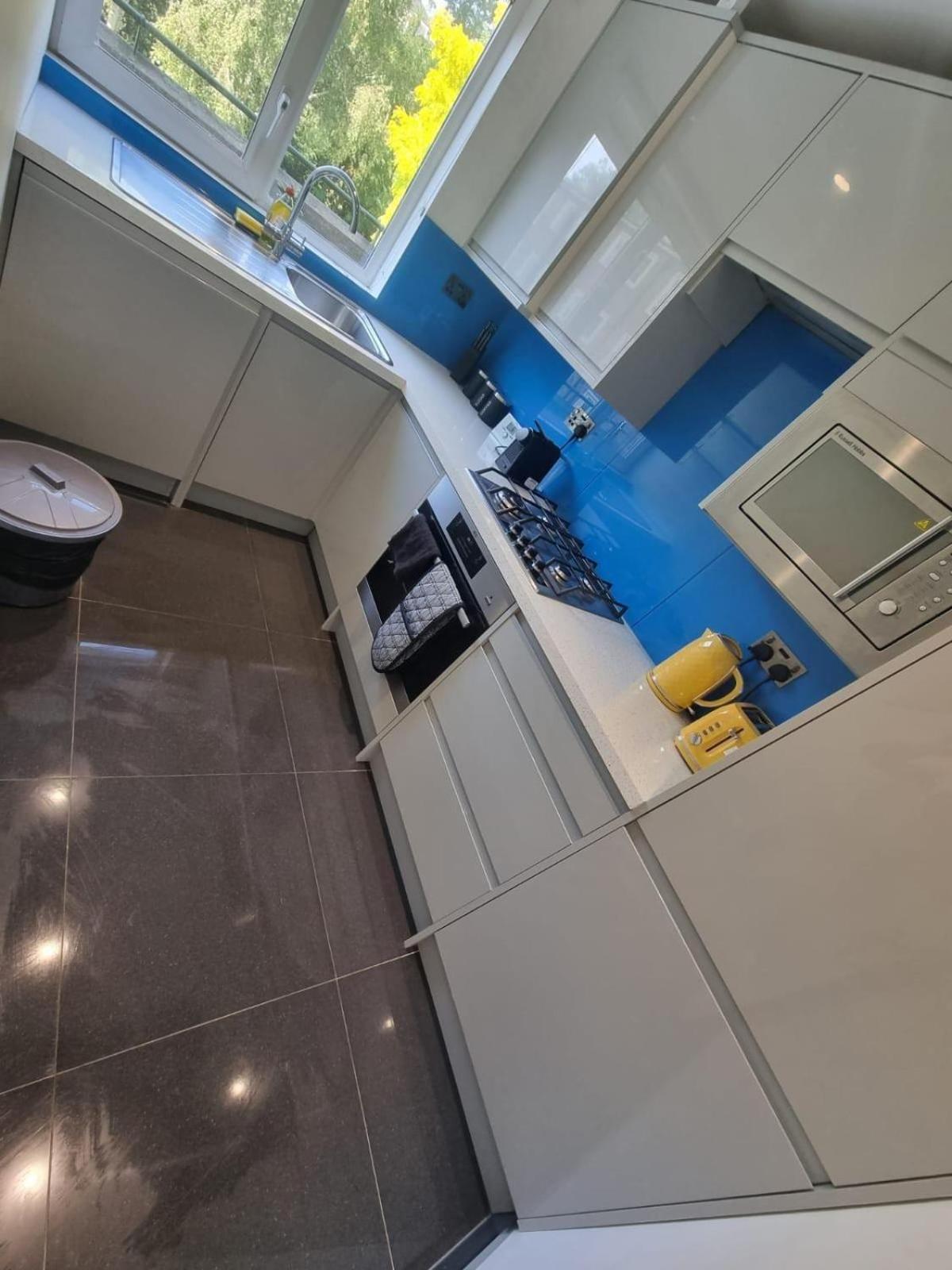 Cozy 2-bedroom Flat With Private Balcony Near Islington Station, Canonbury Londres